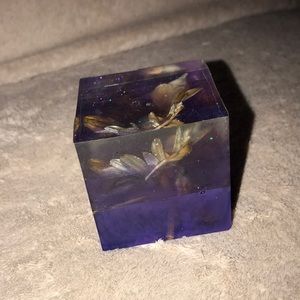 Epoxy Resin cube contains flowers glitter ✨ leaves New